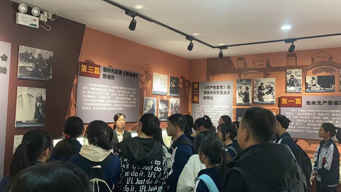 2023年3月11日惠東縣黃埠中學組織開展“傳承紅色基因，爭做時代新人”社會實踐活動 (1).jpg
